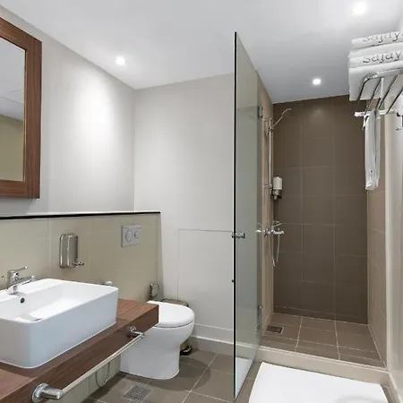 New Fully Serviced 2Br Apartment Al Ain Exterior photo
